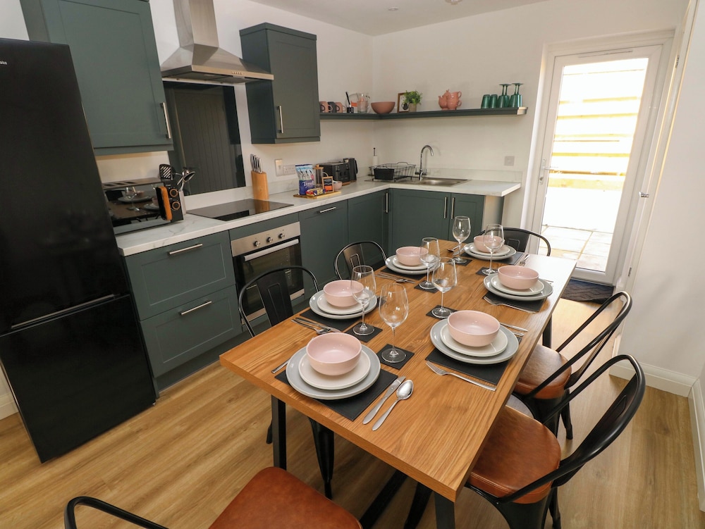 Razor Clam Cottage