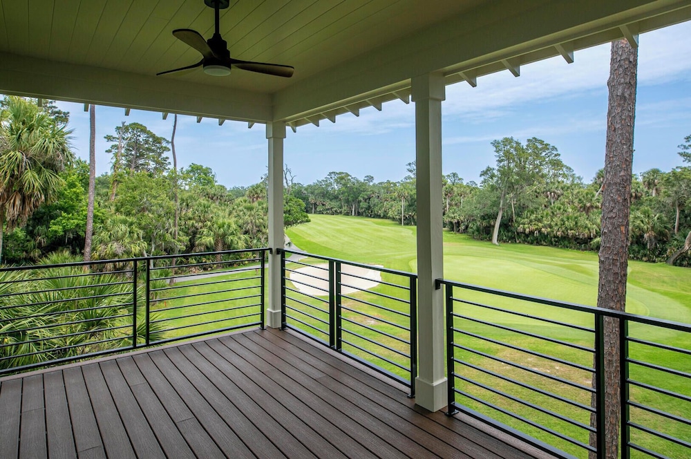 Experience Modern Coastal Living in This Beautifully Designed 4-bed, 4-bath Home