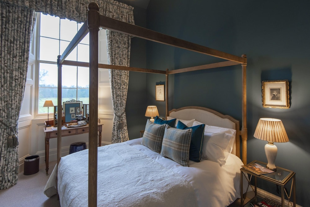 Luxury Historic Castle Lauder