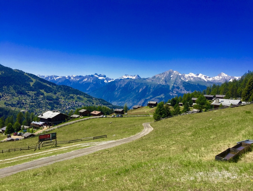 Flat in Nendaz Near Ski Slopes & Cable Cars