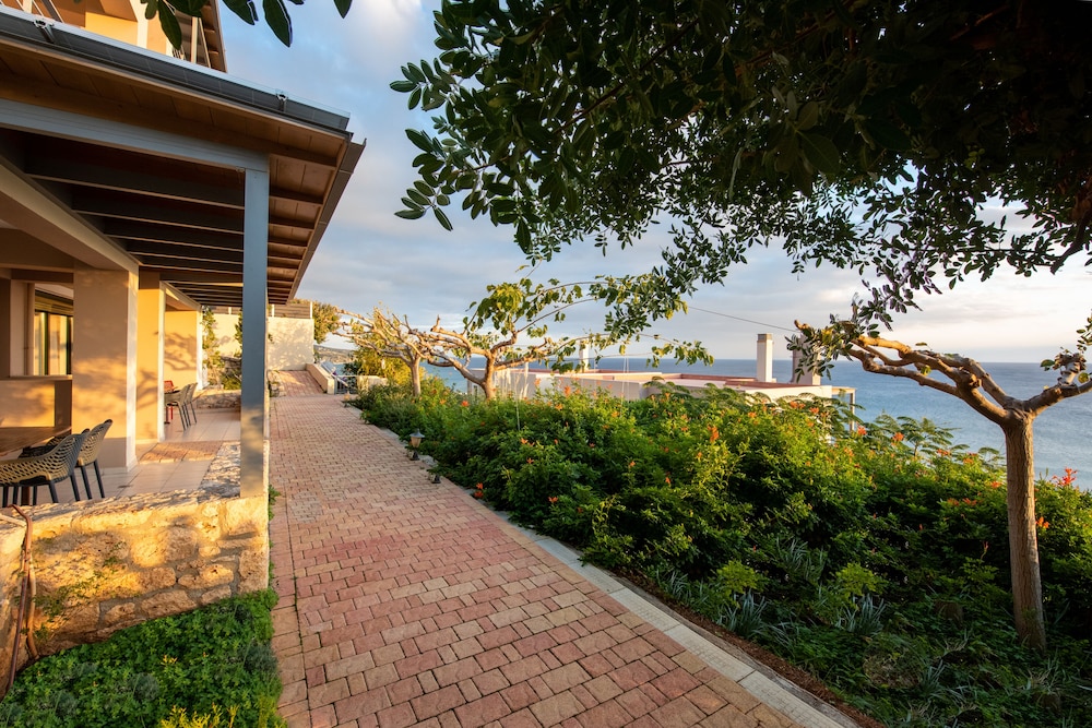Portela Suites Kastri