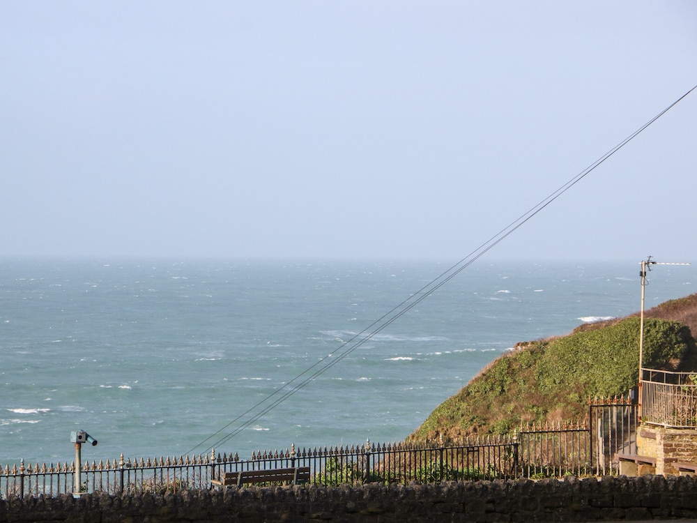31 Cliff Edge