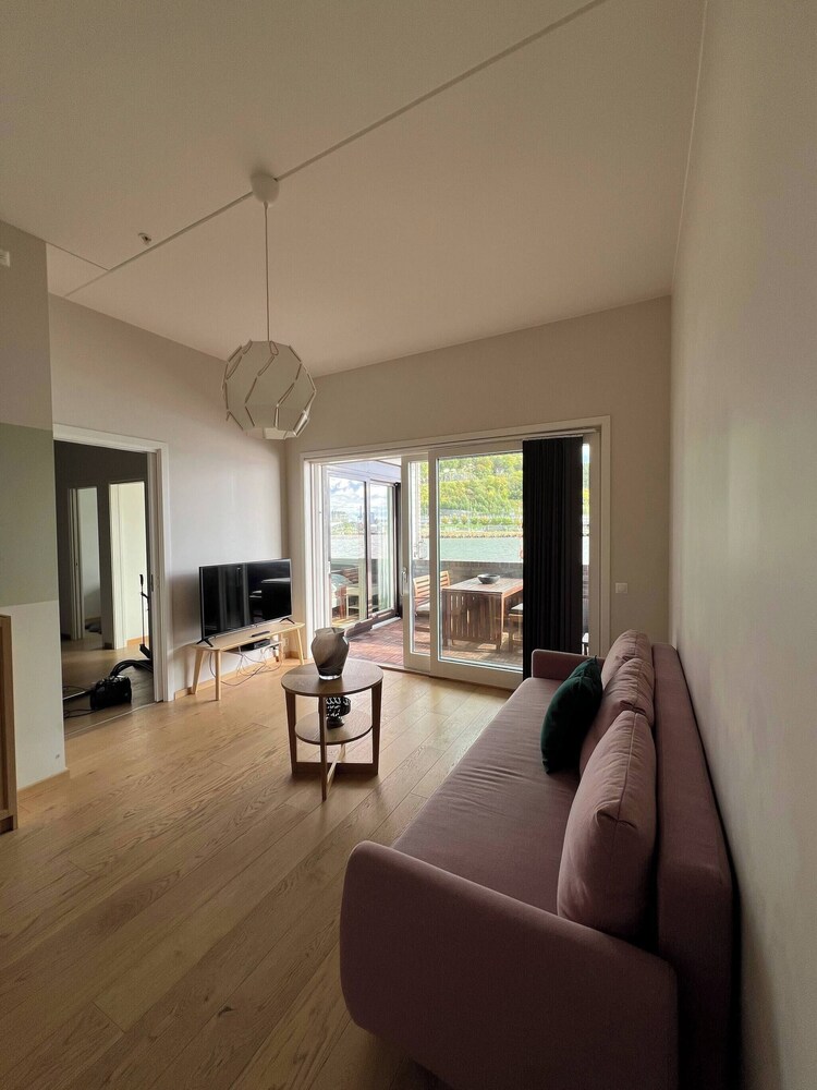 Stylish Seaview 4 Beds Central Apartment Sorenga