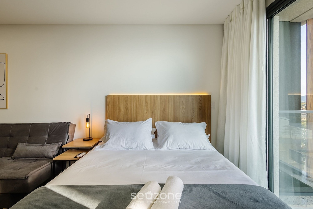 Studios With Side Sea View at Penha Spot PSO - L