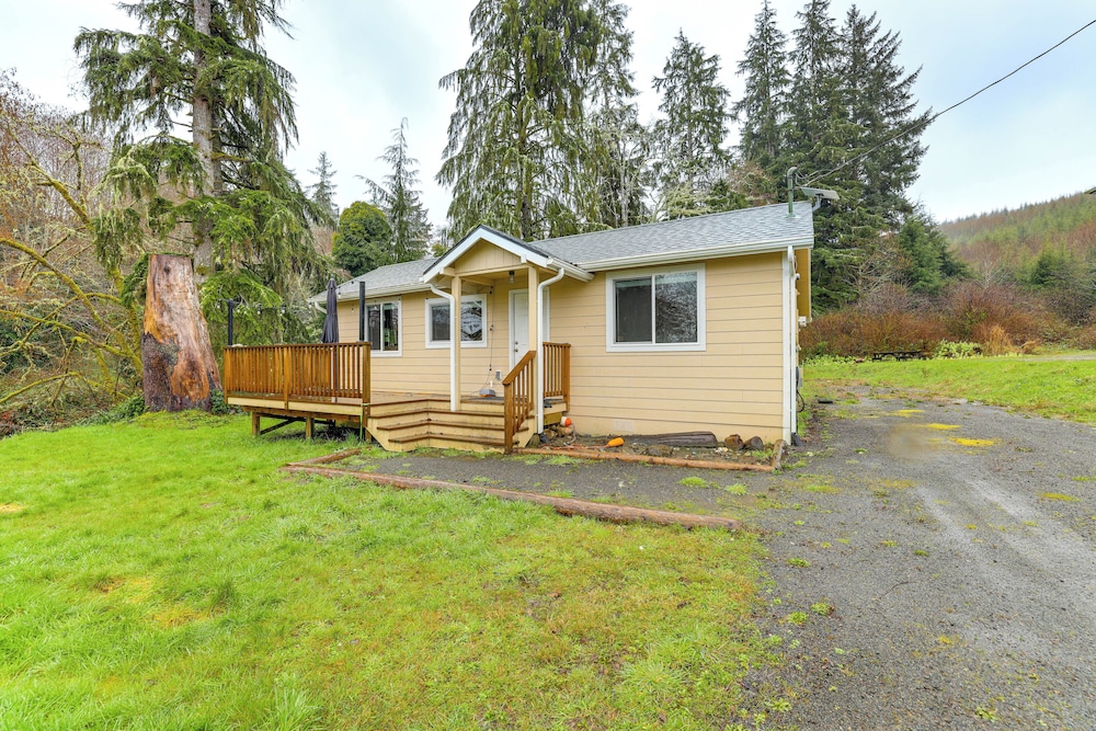 Walk to Beach: Creek-front Sekiu Home w/ Fire Pit!