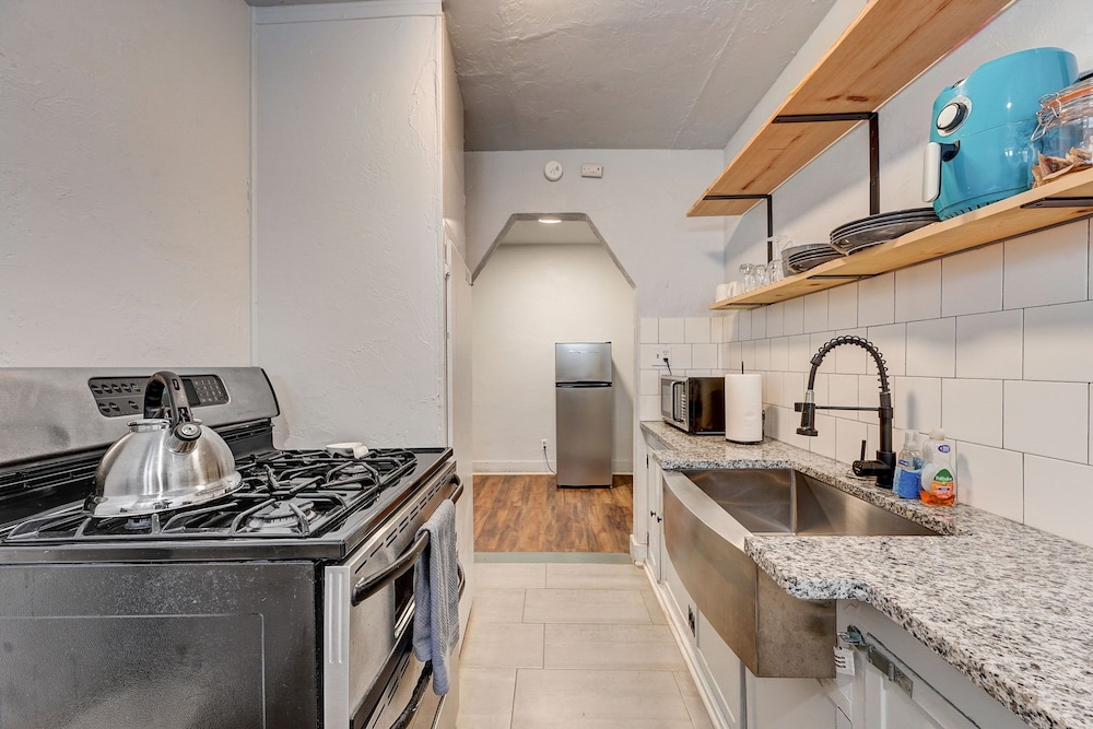 2BR Cozy House Near Paseo the Art District