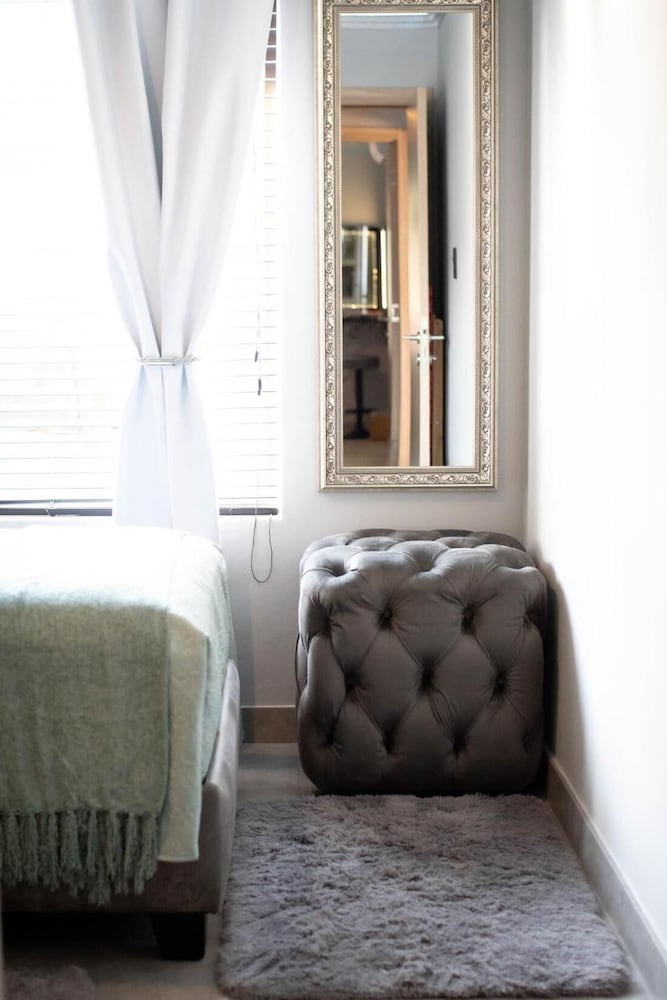 Luxurious Self-catering Apartment in Benoni With Private Entrance