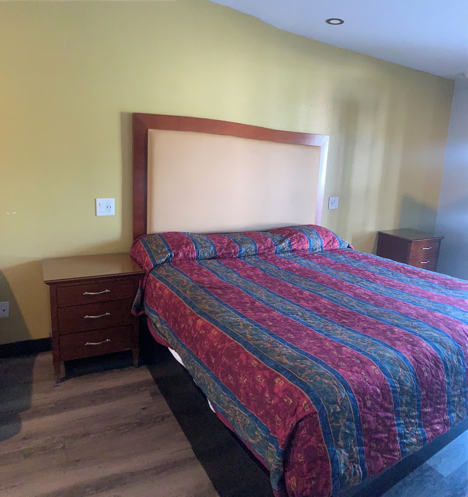 Stadium Inn & Spas