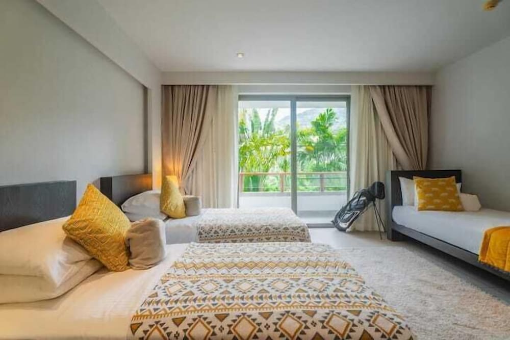 Elegant Beachfront 3BR Condo at Pearl of Naithon