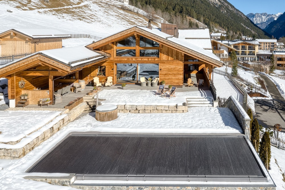 Chalet GM in Brand With 5 Bedrooms and 8 Bathrooms