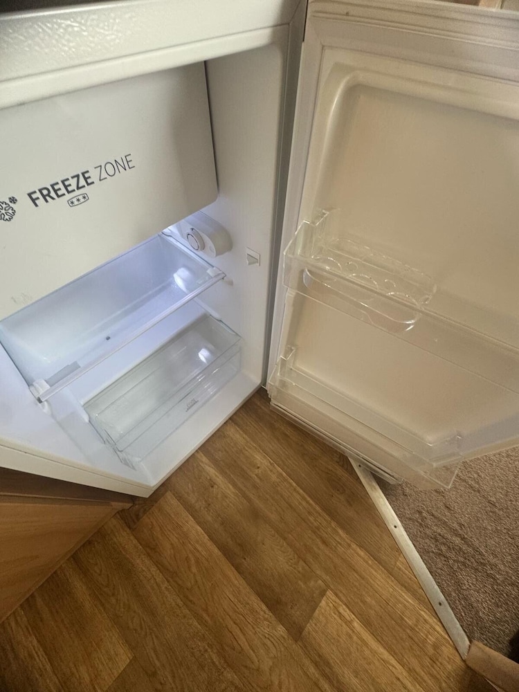 3 Bed Caravan - Sleeps 8 - Pets - Parking