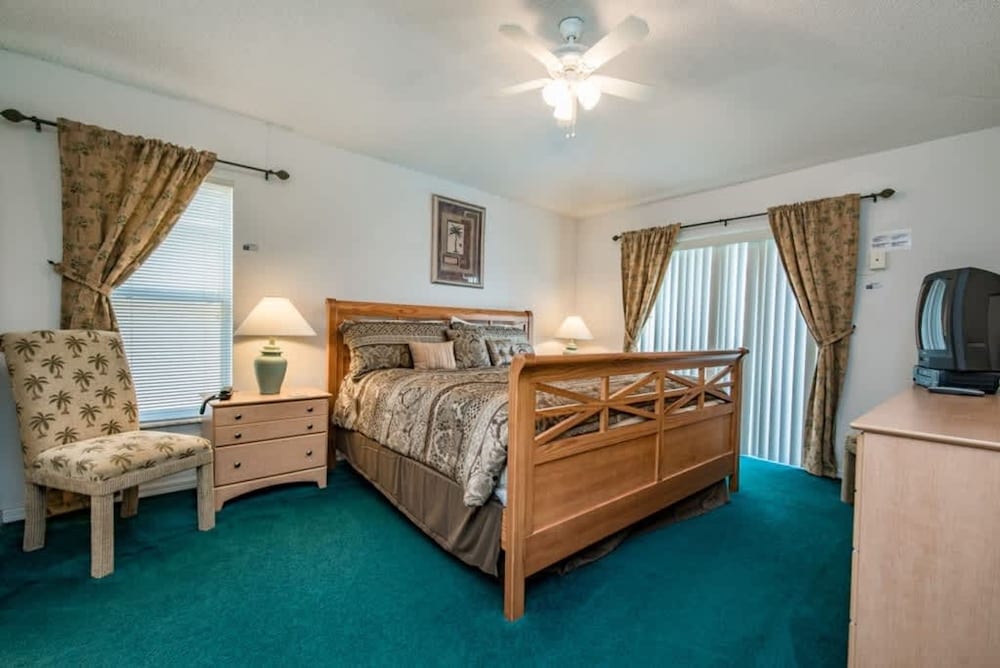 Villa Near Disney 4 Bd 3 Bt With Private Pool Quiet Comminuty