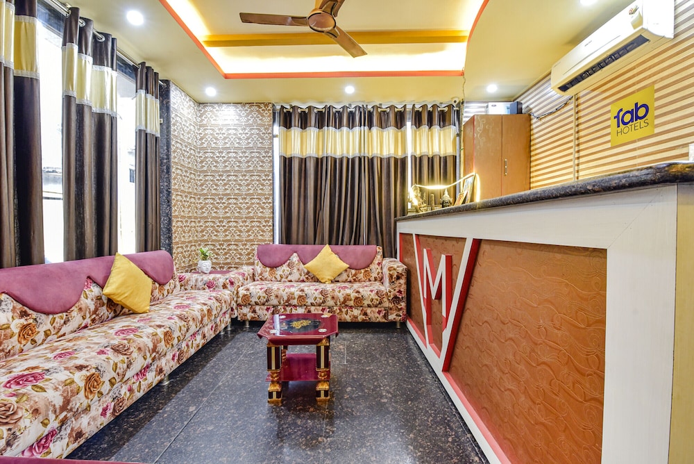 Lobby & Reception