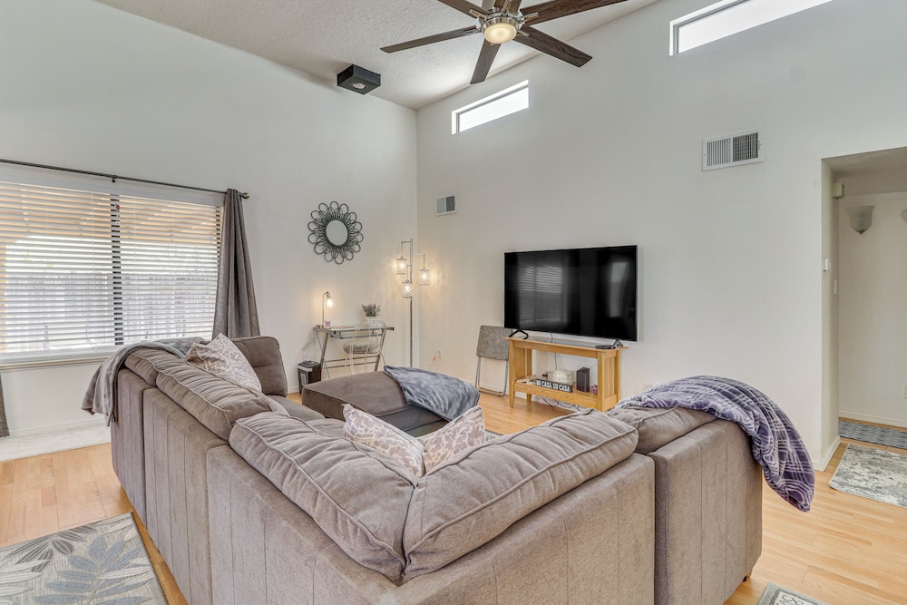 4 Mi to Old Town Plaza: Albuquerque Home w/ Patio