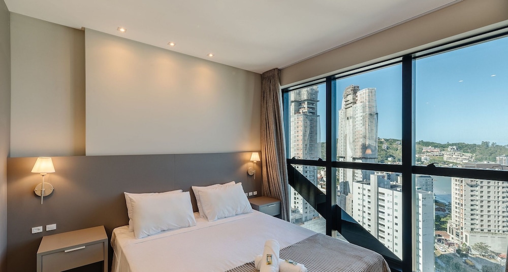 MHF II Apts Variados em Prédio com Vista para o Mar em Itapema
