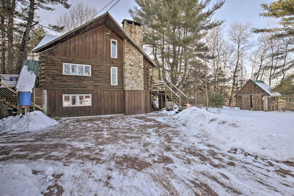 Cabin: Private Hot Tub, Walk to Pats Peak Ski Area view 4