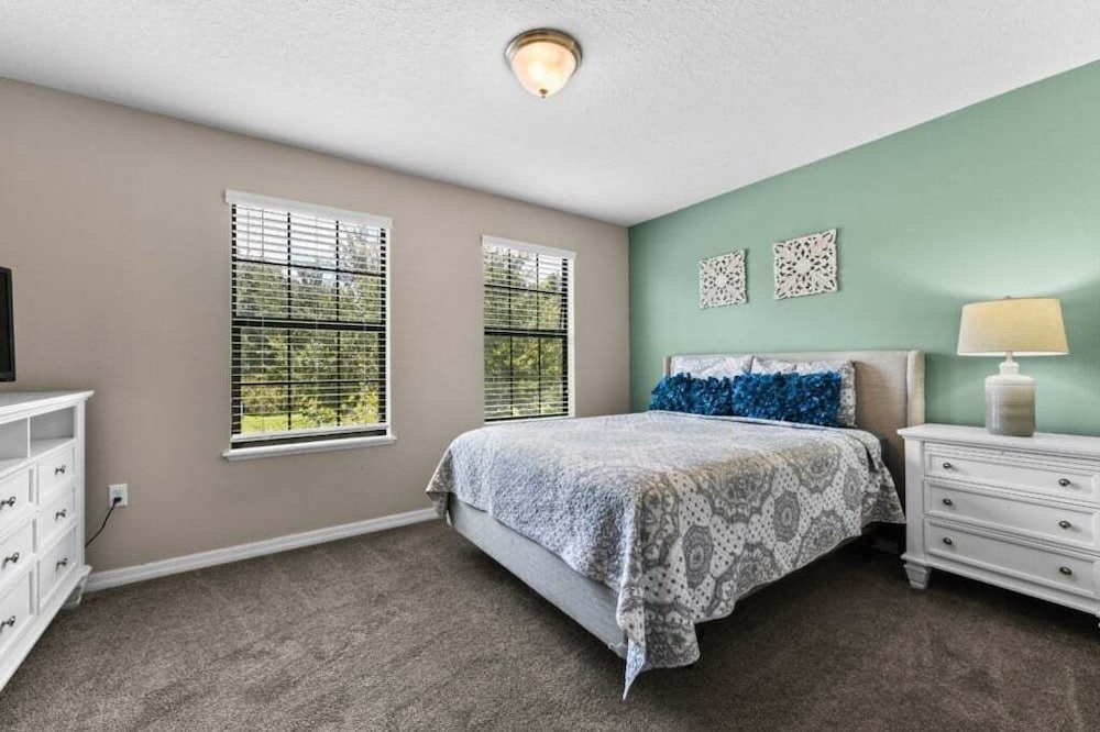 Spacious 6br Villa W/ Private Pool near Disney 6 Bedroom Villa