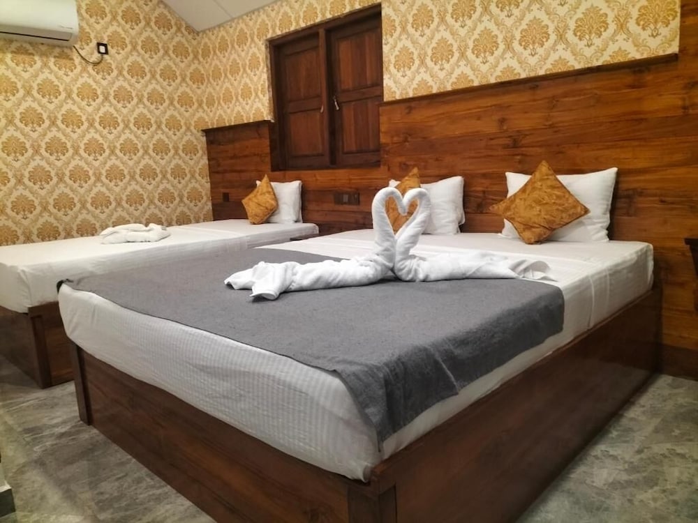 village avenue resort