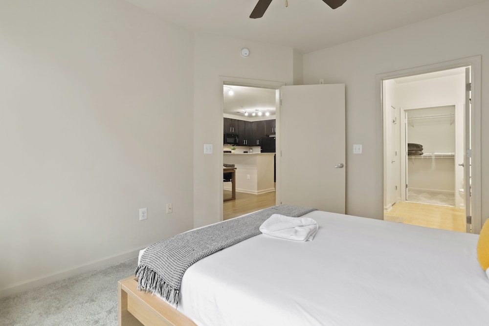 DC Charm in Crystal Apartments