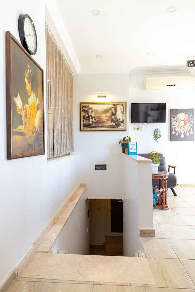 Galley Hotel