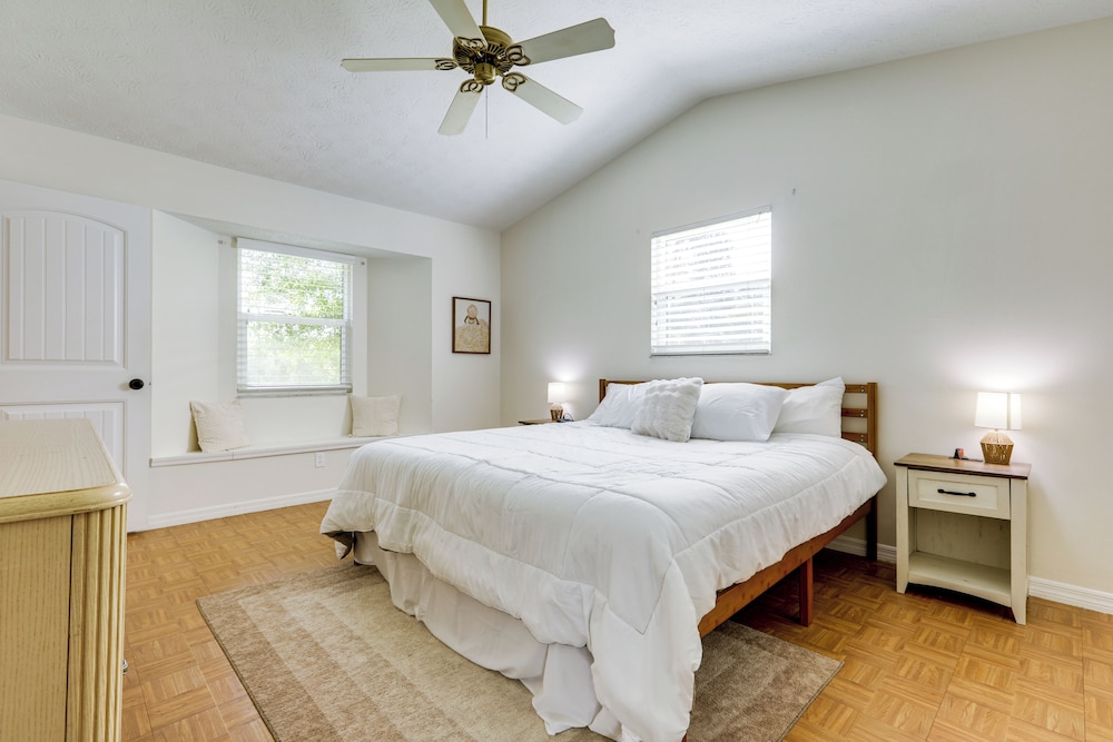 6 Mi to St Lucie River: Family Home w/ Patio!