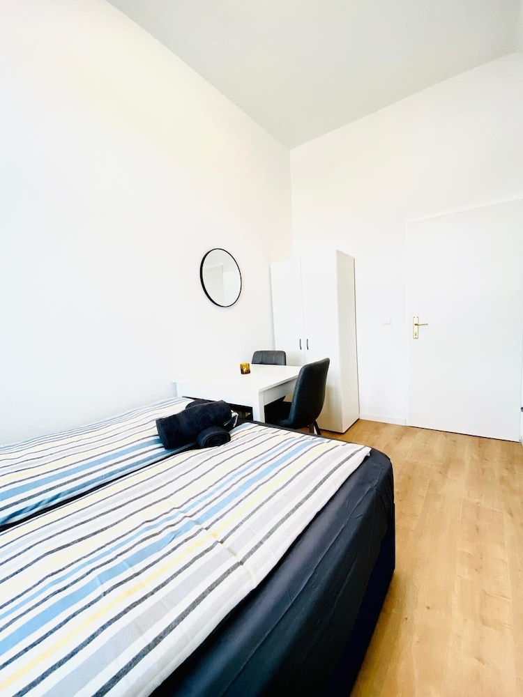 Comfortable 5BR Stay Near Westbahnhof