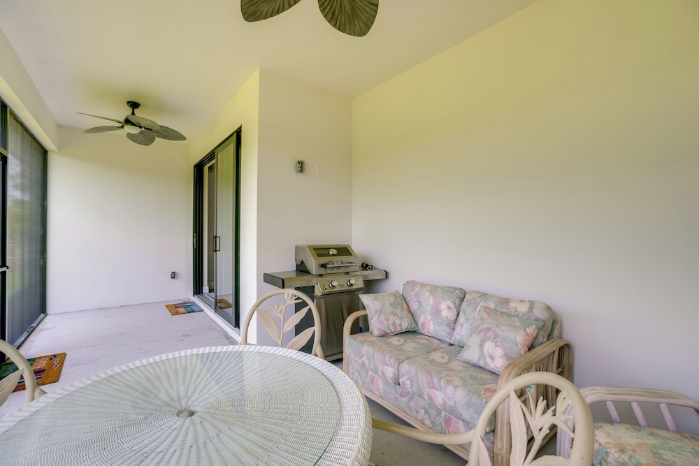 Golf Days & Beach Fun: Port Charlotte Home w/ Yard
