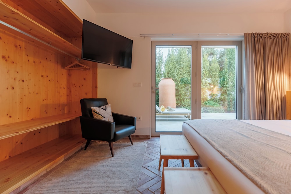 Laranjal Farm House