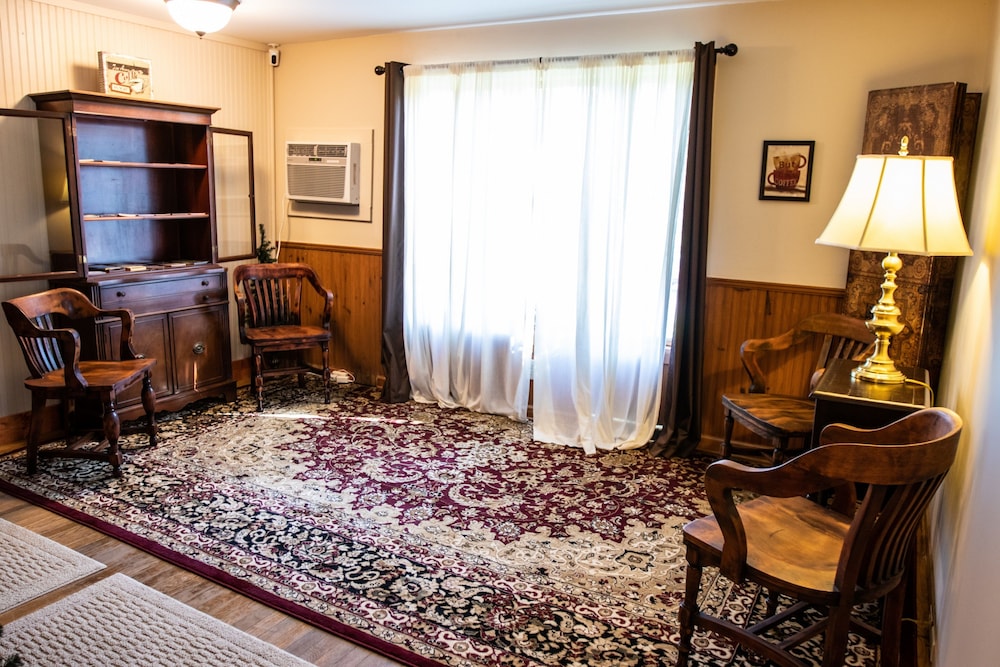 Hocking Hills Inn
