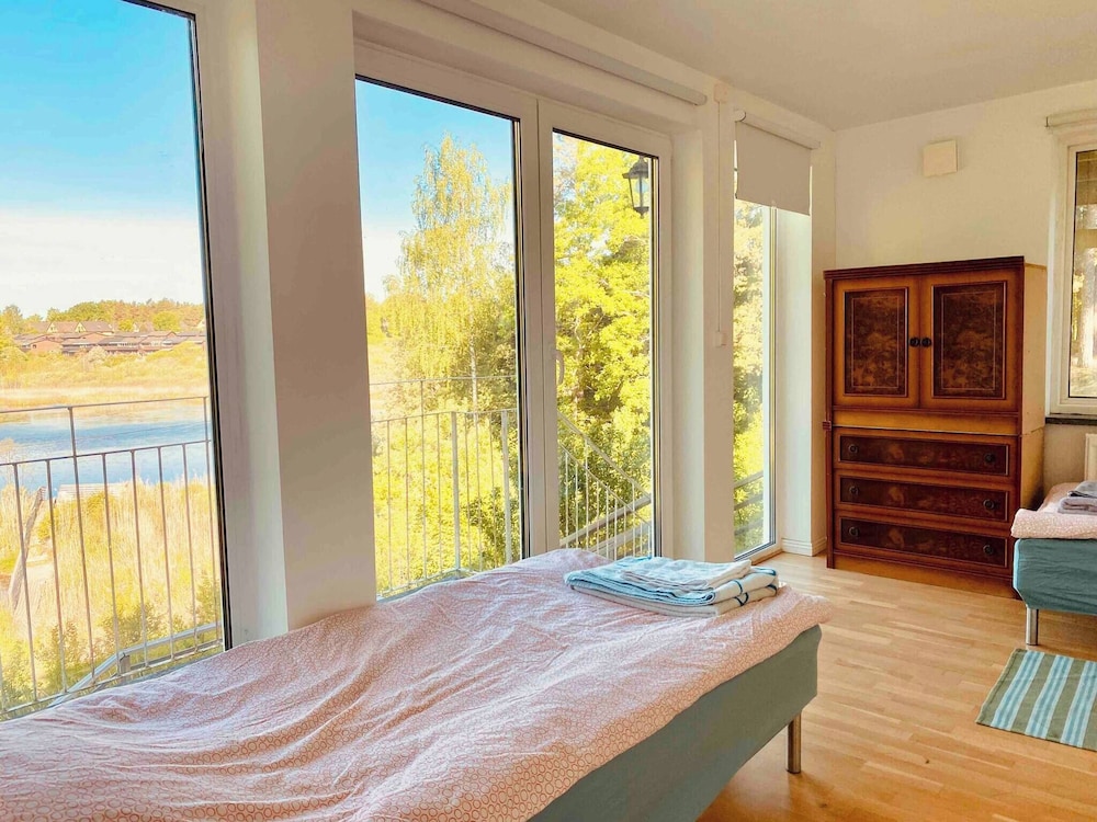 Bjurvik's Villa - Flat 1 - Business Customers Only view 4
