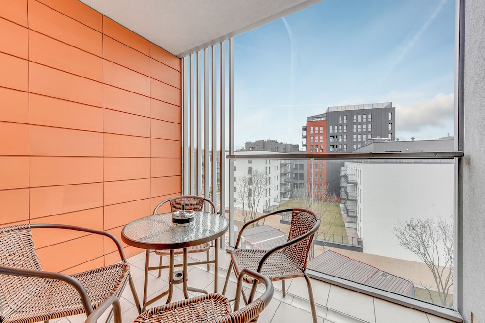 Aura - Riverside & Parking by Downtown Apartments