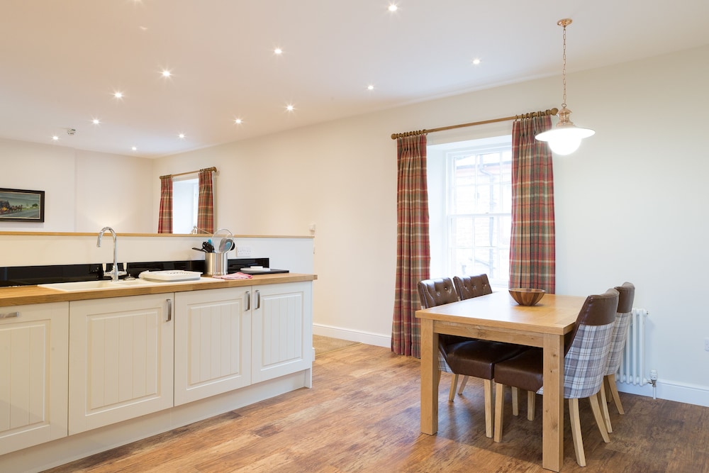 Stylish Apartment with Magnificent Views of Cumbrian Countryside view 5