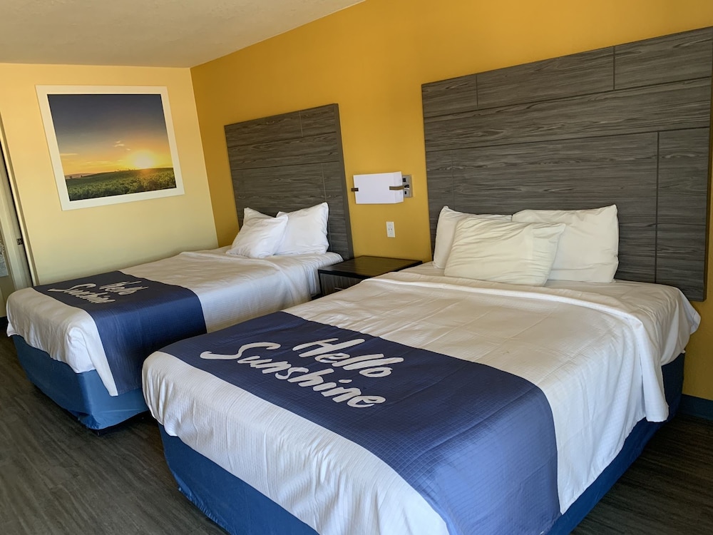 Days Inn by Wyndham Okmulgee view 4