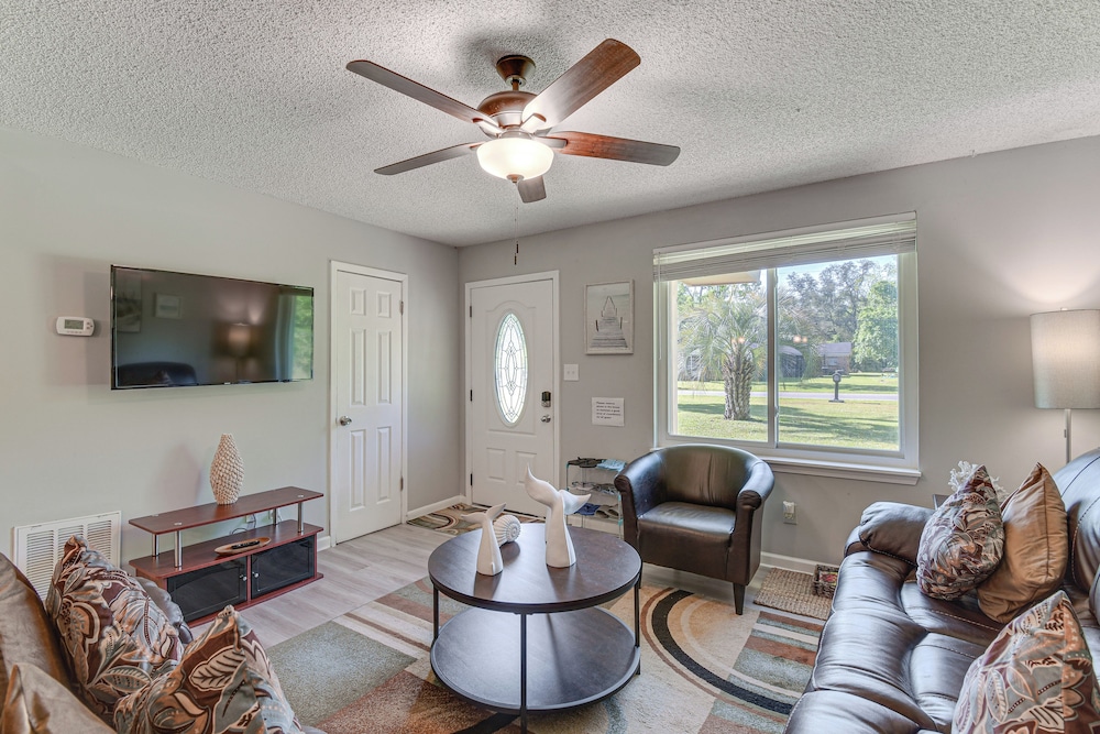 11 Mi to Beaches: Peaceful Foley Home w/ Yard