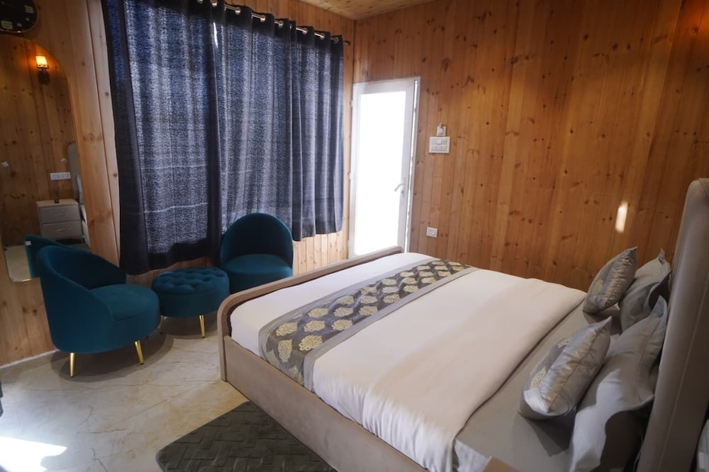 Shiku Glamping Stays