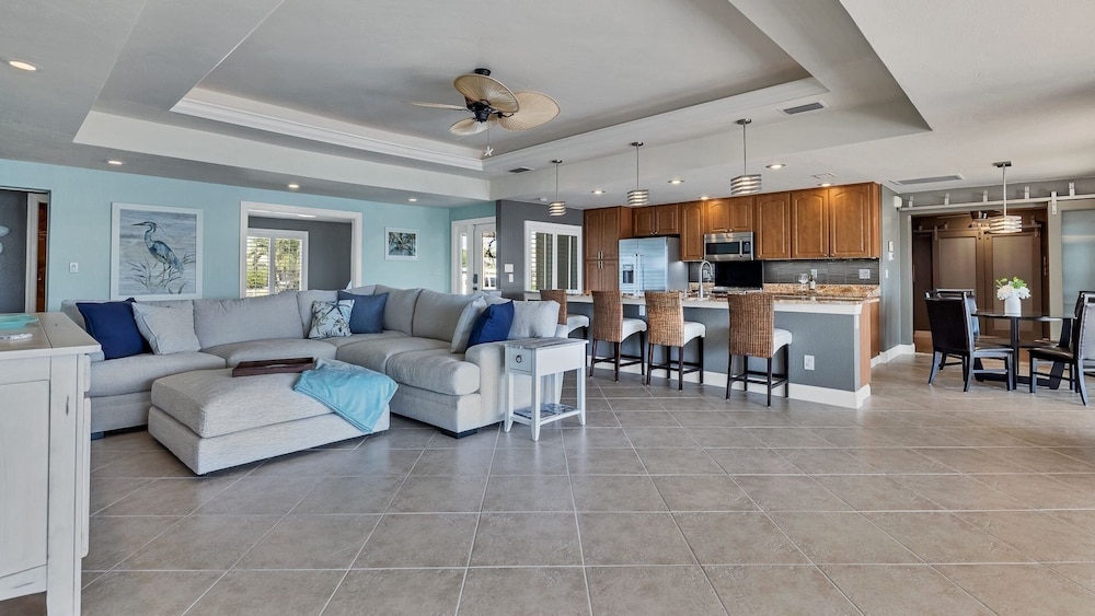 Punta Gorda Isles 3 Bedroom Private Pool+Spa Home on Canal 3 Home