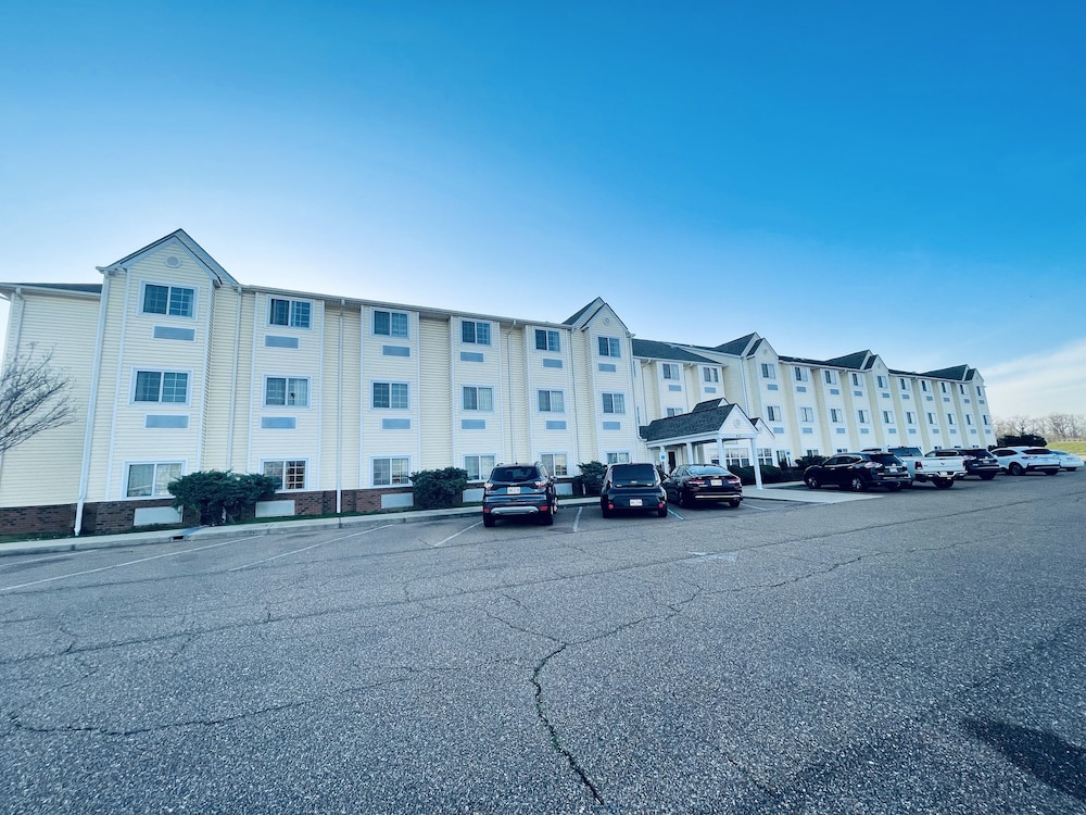 Welcome Inn  Suites - Property Image 1