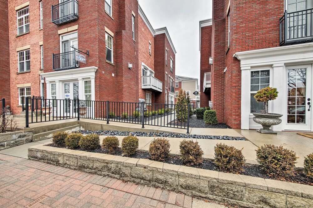Arts & Design District Condo: Steps to Monon Trail view 2