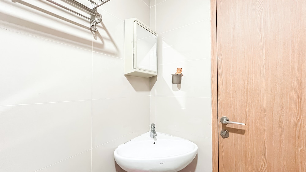 Homey And Best Deal Studio Apartment B Residence
