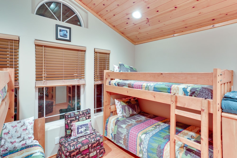 Spacious Big Bear Home w/ Game Room + Hot Tub!