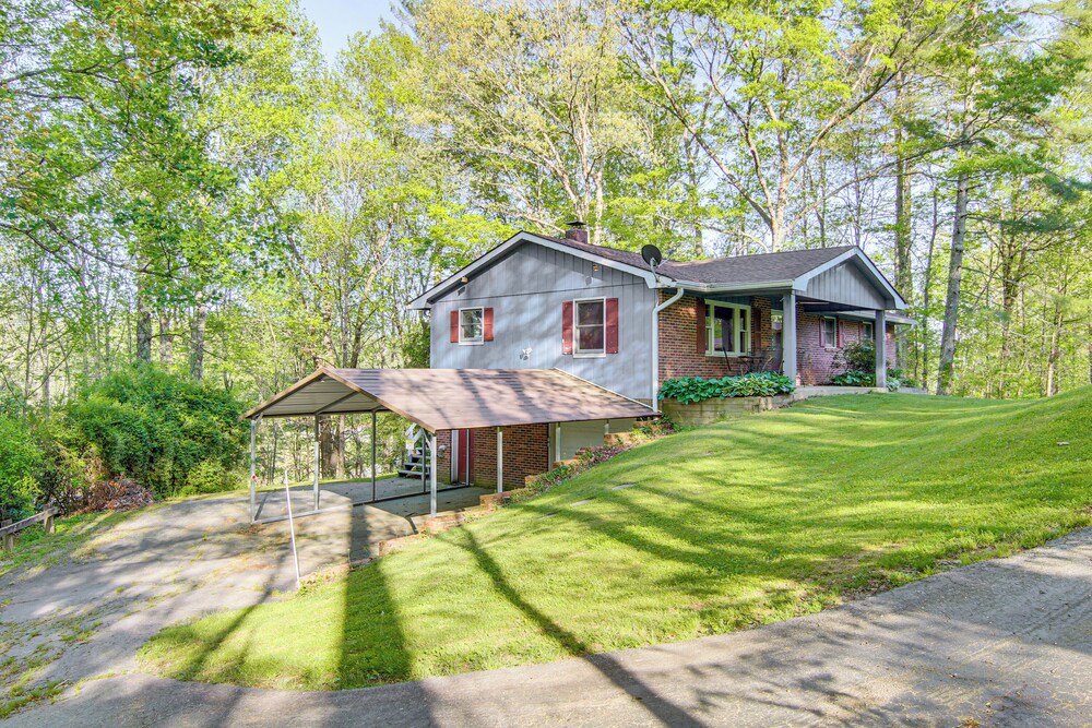 1 Mi to Pisgah Natl Forest: Wooded Haven w/ Deck