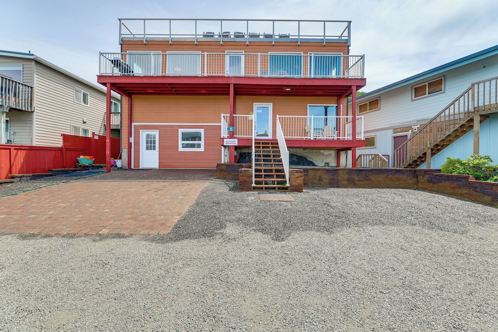 Group Friendly! Rockaway Beach Oasis w/ Game Room