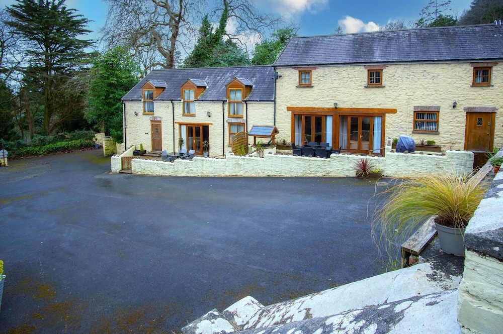 Fletcher Coach House - 3 Bedroom Cottage - Pendine