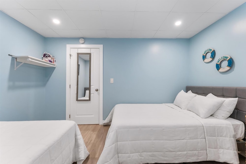 The Harbor Light Family Resort