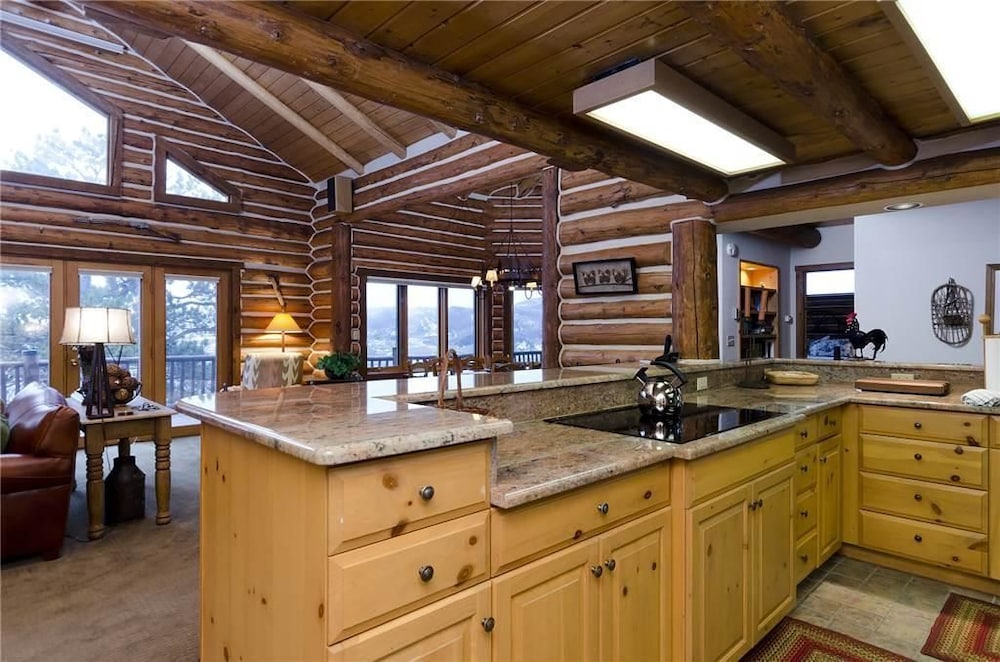 Ponderosa Lodge