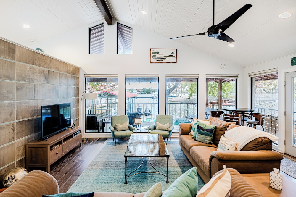 Lake LBJ Waterfront Family-friendly Retreat! view 3