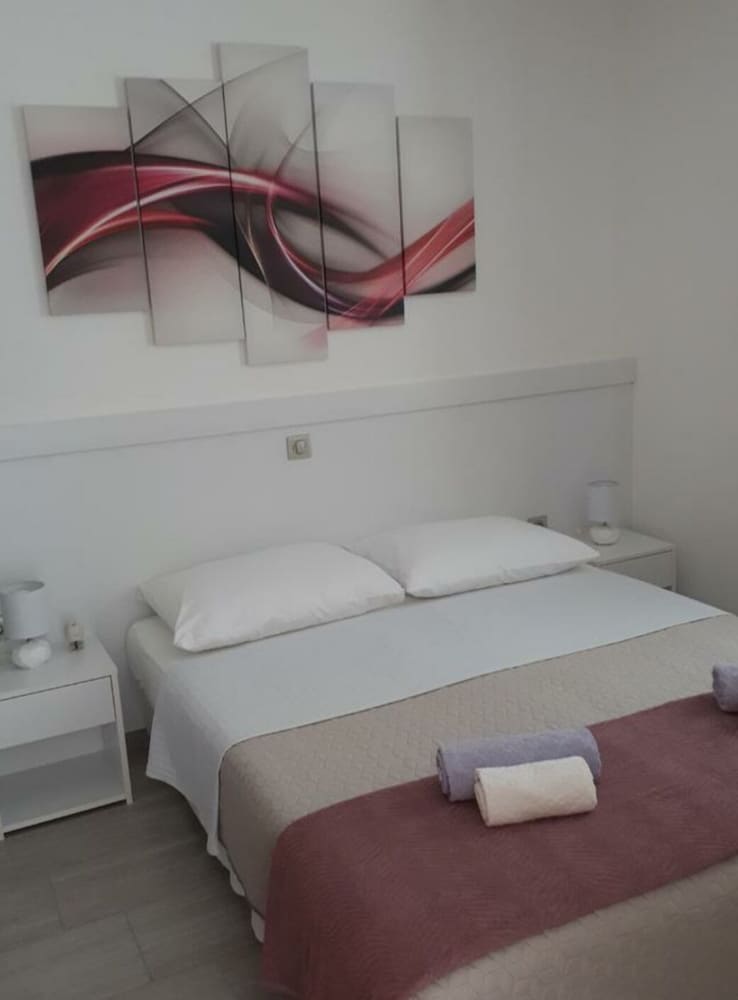 Apartments Šišević