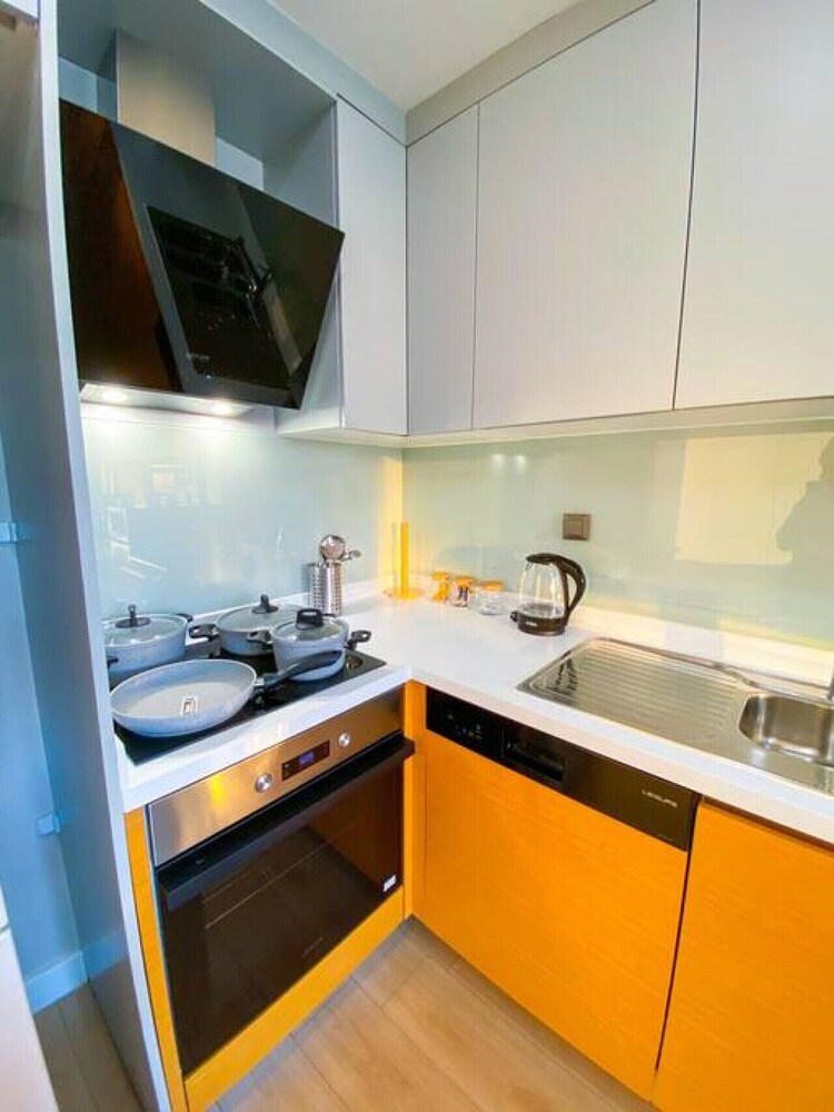 Modern 1 1 Apartment With Terrace - Core Living