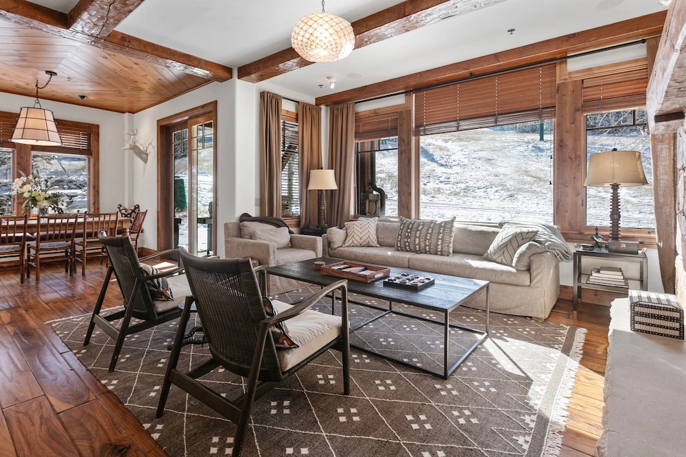 Grand Lodge - Four Bedroom #306 - Ski-in/ski-out 4 Condo