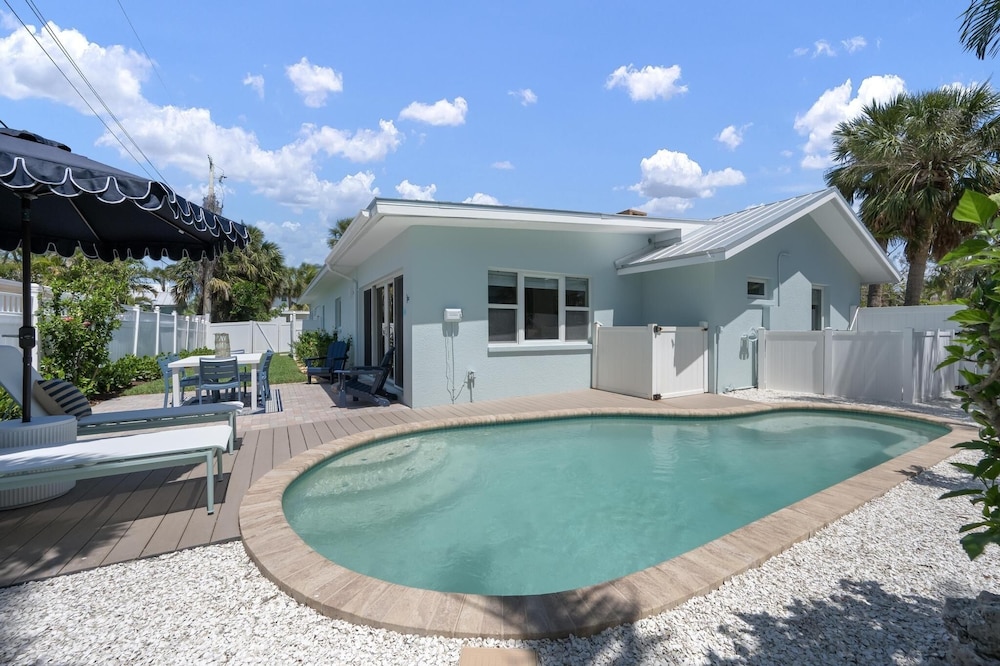 Latitude Adjustment Ami 3 Bedroom Home